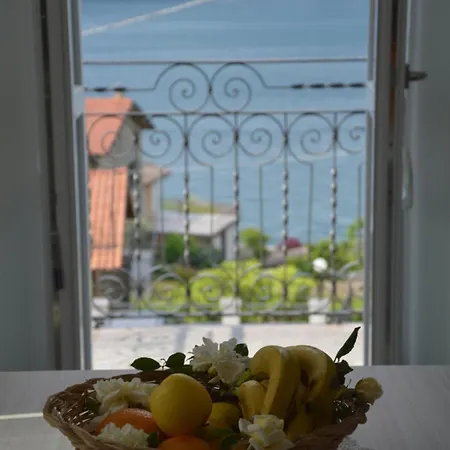 Lescen White Residence Lake View Appartement